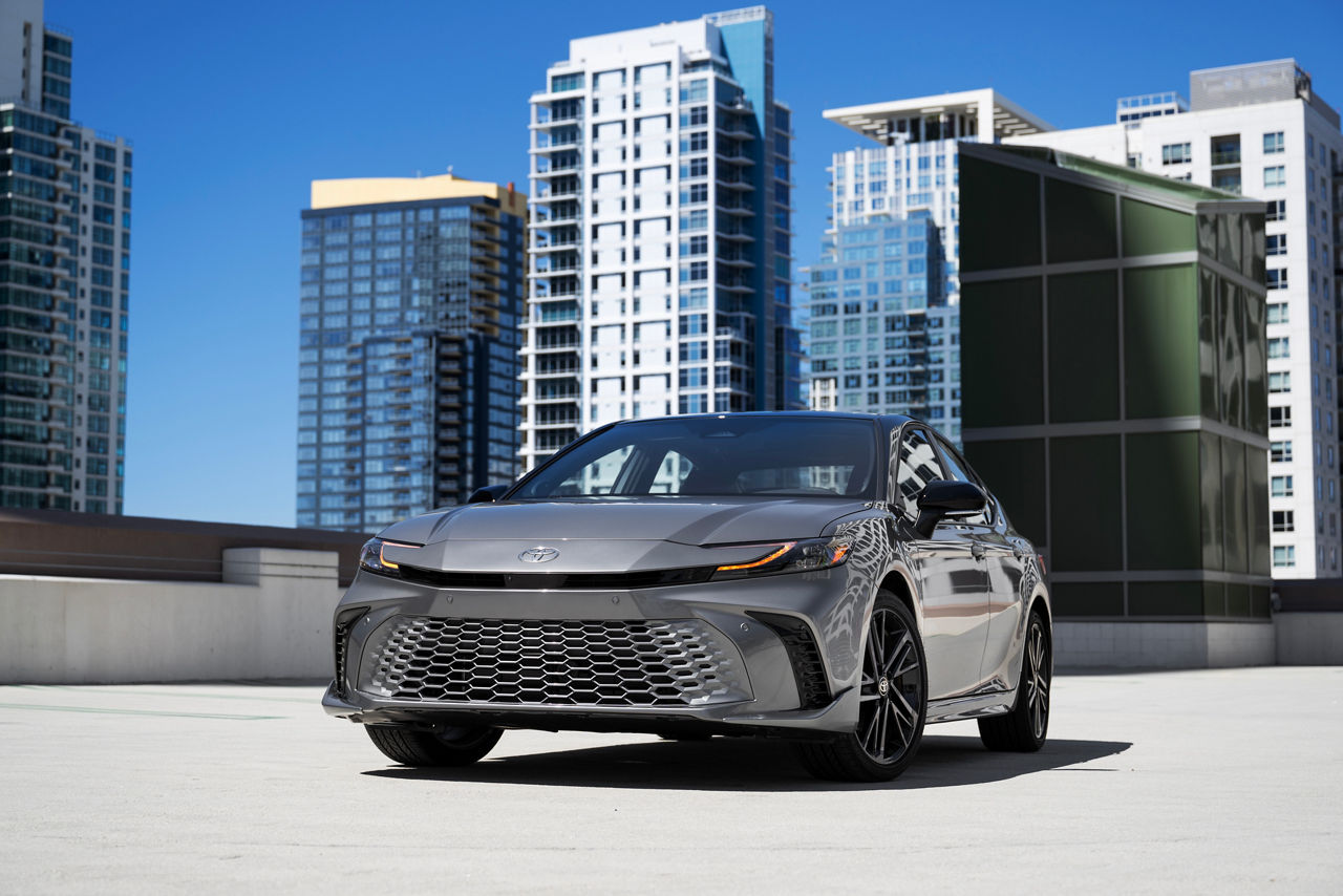 2025 Camry XSE AWD HeavyMetalBlackRoof 015
